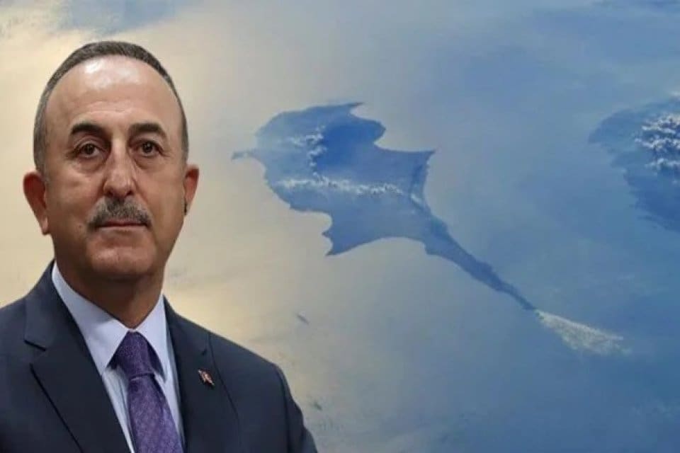 Dışişleri Bakanı Mevl&uuml;t &Ccedil;avuşoğlu ABD'nin GKRY'ye silah ambargosunu kaldırmasına tepki