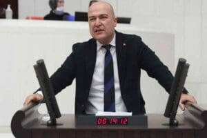 CHP İzmir Milletvekili Murat Bakan, toplu ulaşımda kullanılan akaryakıtta KDV
