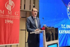Enerji ve Tabii Kaynaklar Bakanı Fatih D&ouml;nmez, İstanbul&rsquo;da d&uuml;zenlenen 'Enerjide