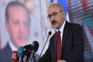 Hazine ve Maliye Bakanı L&uuml;tfi Elvan, AB &uuml;yesi &uuml;lkelerin b&uuml;y&uuml;kel&ccedil;ilerine