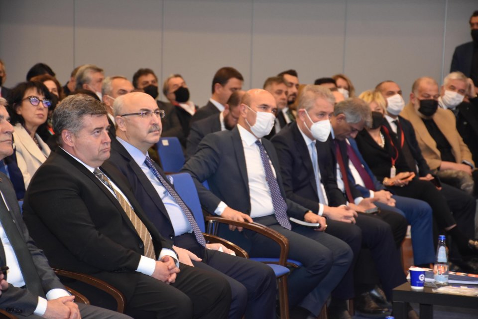 'Ege Turizm Merkezi Çeşme Bilgilendirme Toplantısı'nda konuşan Kültür ve Turizm