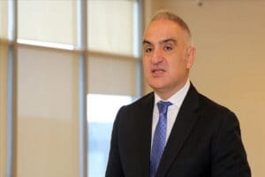 2023 Şehir Buluşmaları kapsamında İzmir'e gelen K&uuml;lt&uuml;r ve Turizm Bakanı