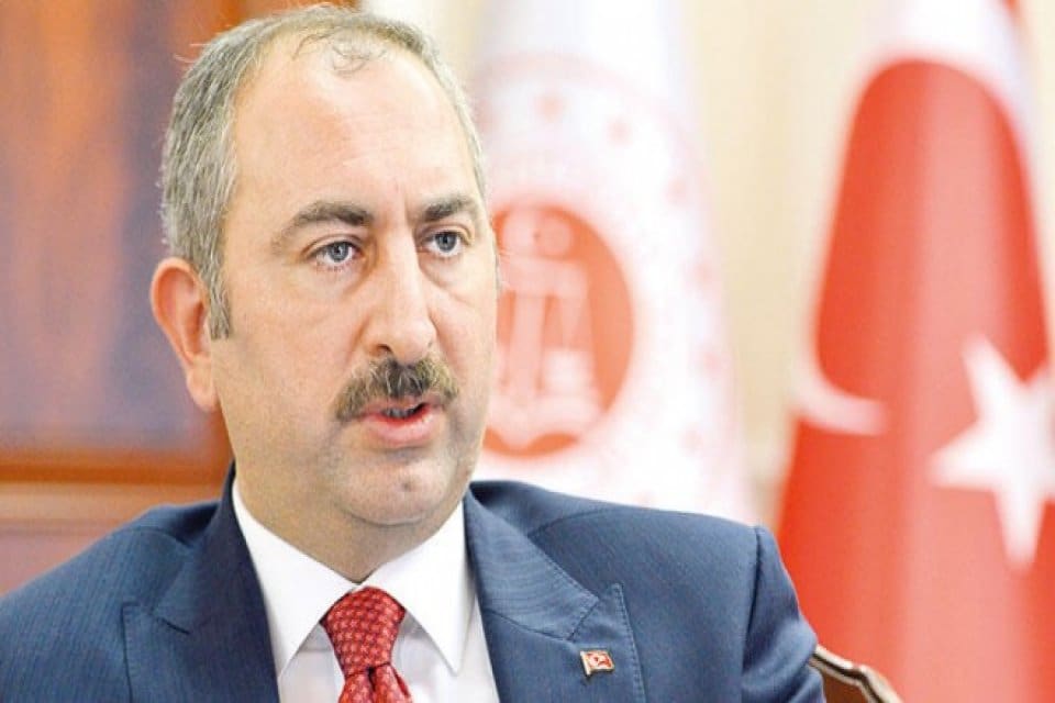 Adalet Bakanı Abdulhamit G&uuml;l, "Yeni bir anayasa yarınlarımıza, &ccedil;ocuklarımıza bırakacağımız