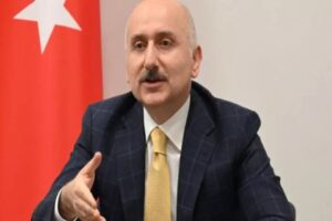 Ulaştırma ve Altyapı Bakanı Adil Karaismailoğlu, deprem b&ouml;lgesi Adıyaman'da a&ccedil;ıklamalarda