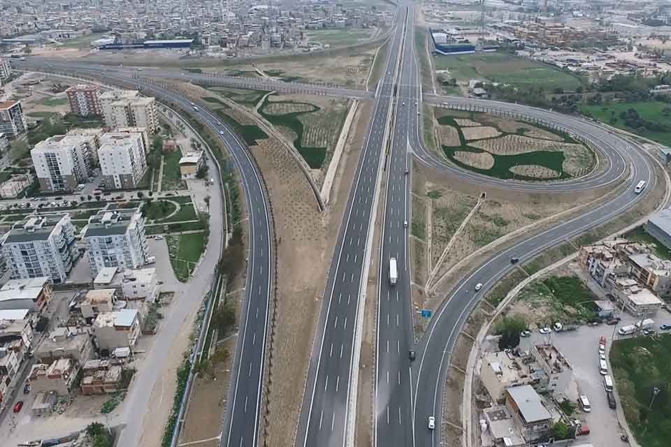 Ulaştırma ve Altyapı Bakanı Adil Karaismailoğlu, &ldquo;İstanbul-İzmir Otoyolu, &uuml;retim sekt&ouml;r&uuml;nde