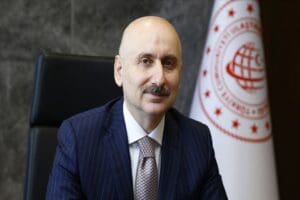 "Hem Marmara Denizi'nde, Karadeniz'deki bekleme s&uuml;relerinin azaltılması, İstanbul Boğazı'nın y&uuml;k&uuml;n&uuml;n