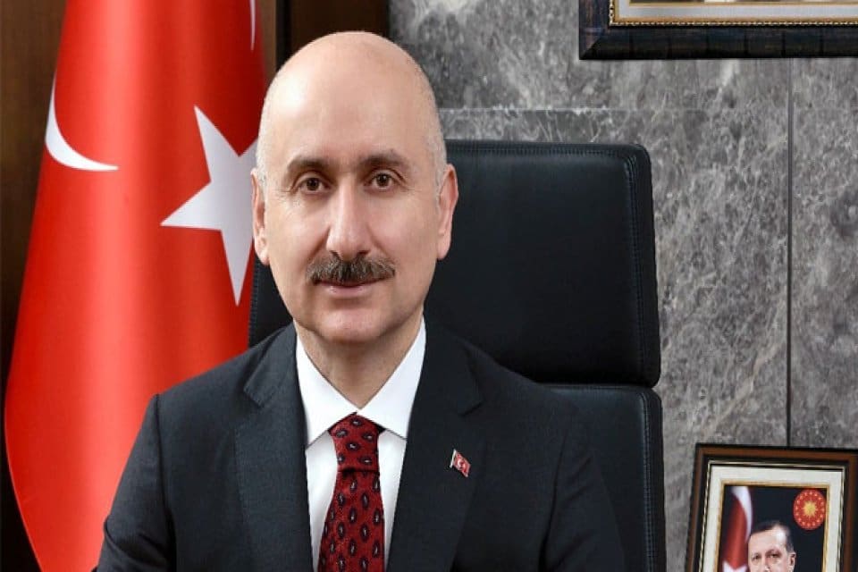 Ulaştırma ve Altyapı Bakanı Adil Karaismailoğlu, "İstanbul&rsquo;da 260 kilometrelik işleyen