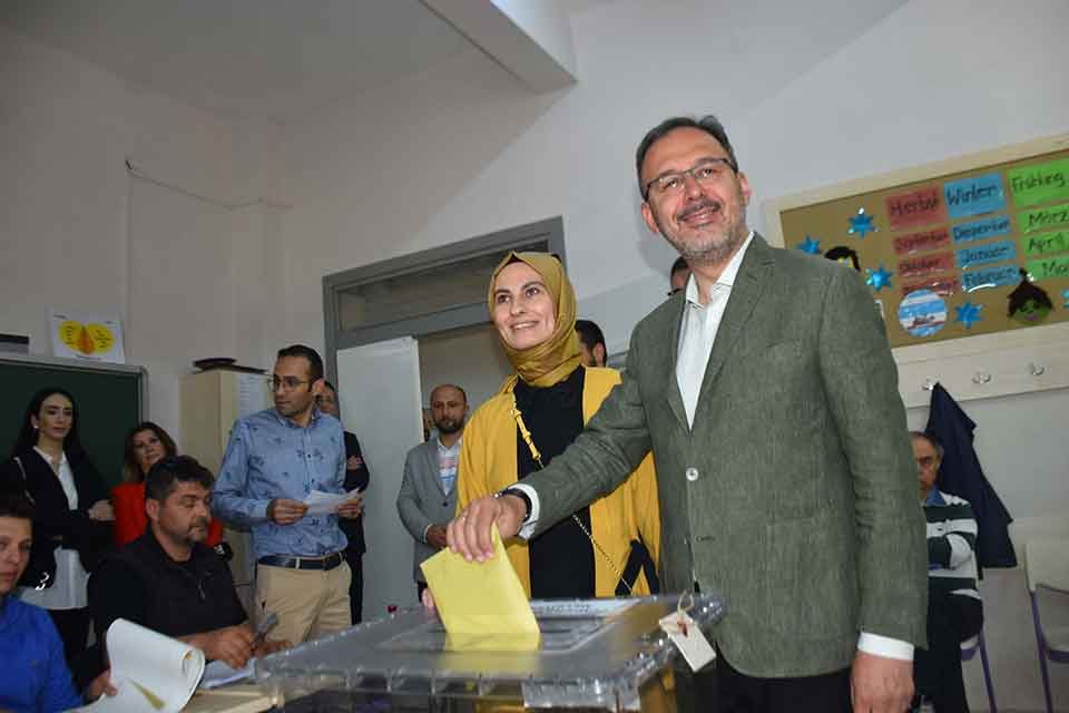 AK Parti İzmir 1'inci B&ouml;lge 1'inci sıra milletvekili adayı da