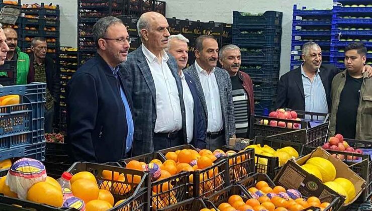 Bakan Kasapoğlu, İzmir Meyve ve Sebze Hali’ni ziyaret etti