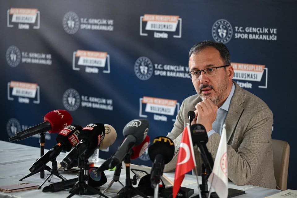 Gen&ccedil;lik ve Spor Bakanı ve AK Parti listelerinden 1&rsquo;nci b&ouml;lge