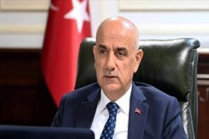 Tarım ve Orman Bakanı Vahit Kirişci, artan maliyetlerle baş etmekte