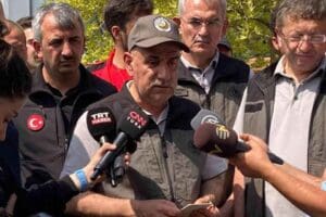Tarım ve Orman Bakanı Vahit Kirişci, Marmaris yangınında yaklaşık 4