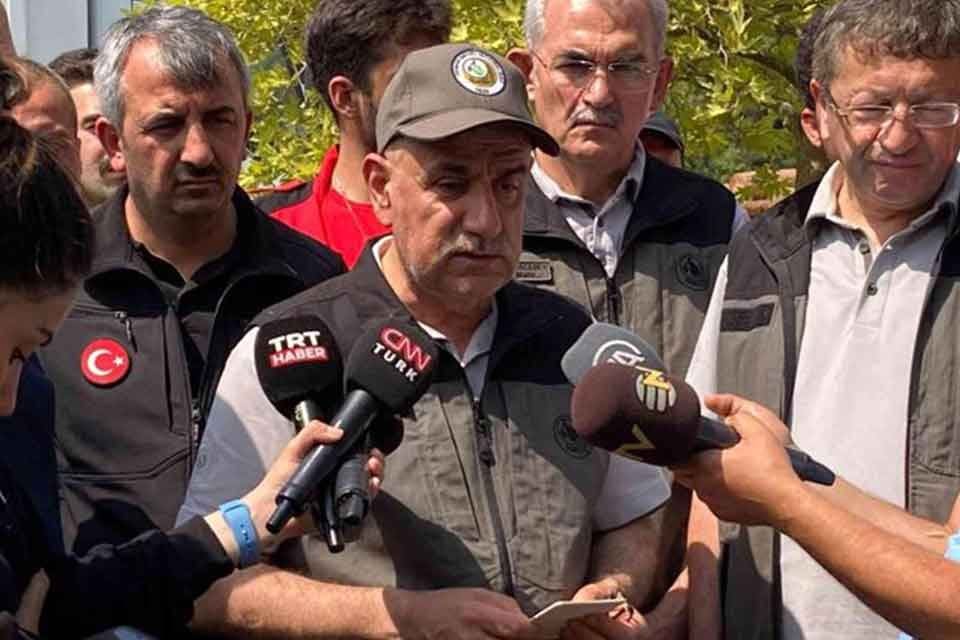 Tarım ve Orman Bakanı Vahit Kirişci, Marmaris yangınında yaklaşık 4