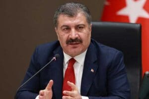 Sağlık Bakanı Koca, spor m&uuml;sabakalarının, belirli sayıda seyirciyle oynanabileceğini duyurdu.&nbsp;Bakan