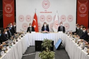 Sağlık Bakanı Fahrettin Koca, İstanbul'da sağlık y&ouml;neticileriyle yaptığı toplantı sonrası