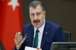 Hastanelerde sağlık &ccedil;alışanlarına y&ouml;nelik artan şiddet olaylarının ardından Sağlık Bakanı