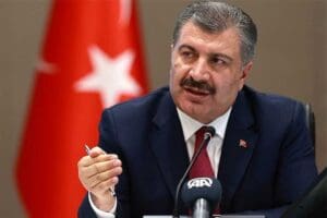 Sağlık Bakanı Fahrettin Koca yaptığı paylaşımla koronavir&uuml;s aşısında yaş sınırının