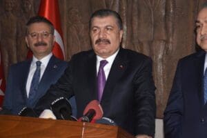 Sağlık Bakanı Fahrettin Koca, "Zihinlerimizden salgının korkusunu atıyoruz, artık g&uuml;vendeyiz.