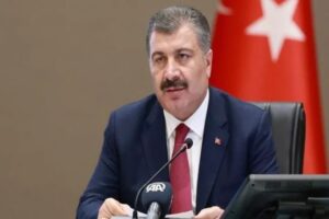 Sağlık Bakanı Fahrettin Koca, İzmir'de yaşanan büyük bir paniğe yol