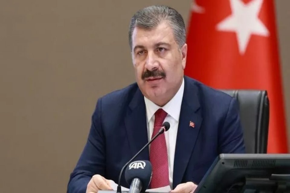Sağlık Bakanı Fahrettin Koca, İzmir'de yaşanan büyük bir paniğe yol