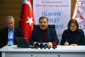 Sağlık Bakanı Fahrettin Koca, afet b&ouml;lgesinde salgın hastalık belirtisi olmadığını