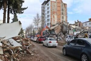 &Ccedil;evre ve Şehircilik Bakanı Murat Kurum'dan deprem b&ouml;lgesi ile ilgili