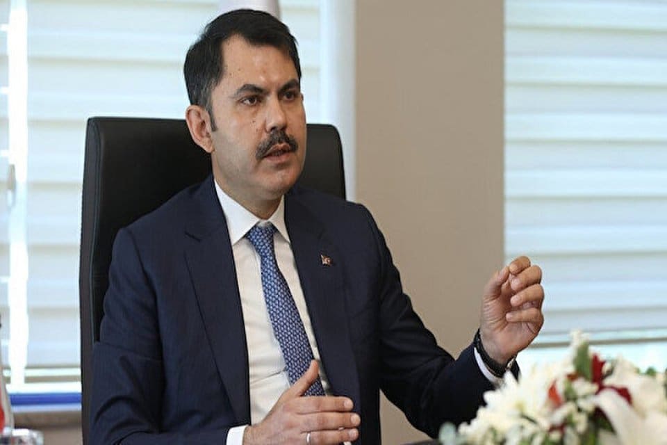 Bakan Kurum, 400 milyon metrekare Hazine arazisinin yatırımcılara verileceğini a&ccedil;ıkladı.&nbsp;