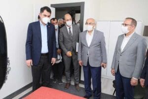 &Ccedil;evre ve Şehircilik Bakanı Murat Kurum, İzmir'de 30 Ekim depreminden