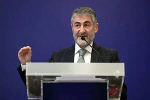 Hazine ve Maliye Bakanı Nureddin Nebati, bir kez daha enflasyonla