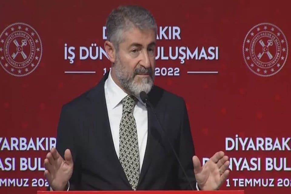 Hazine ve Maliye Bakanı Nureddin Nebati, Diyarbakır'da yaptığı a&ccedil;ıklamada istihdam