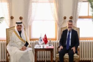 D&uuml;n Suudi Arabistanlı bakanla g&ouml;r&uuml;şen Hazine ve Maliye Bakanı Nureddin