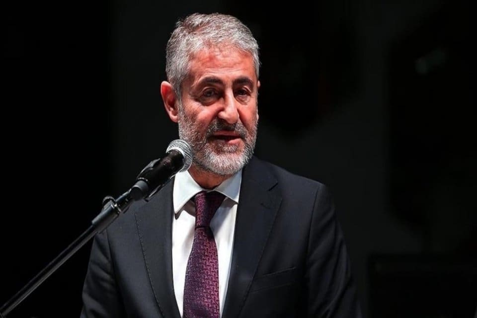 Hazine ve Maliye Bakanı Nureddin Nebati, İzmir Valiliği'nde a&ccedil;ıklamalarda bulundu.