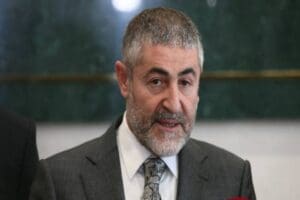 Hazine ve Maliye Bakanı&nbsp;Nureddin Nebati,&nbsp;"Mayısta enflasyonun y&uuml;zde 50'nin altına d&uuml;şt&uuml;ğ&uuml;n&uuml;
