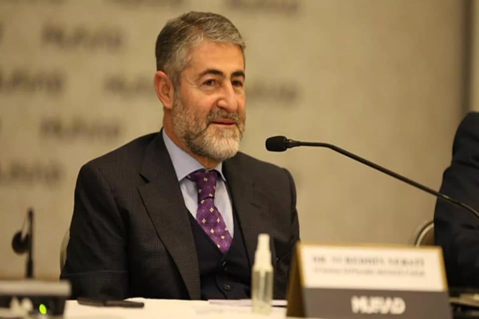 Gıda sekt&ouml;r&uuml; temsilcileriyle bir araya gelen Hazine ve Maliye Bakanı