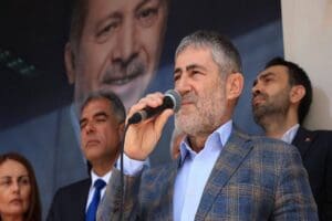 Hazine ve Maliye Bakanı ve AK Parti Mersin 1'nci sıra