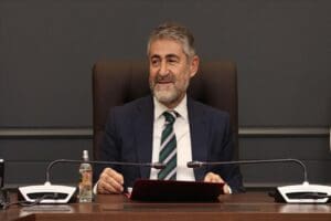 Bakan Nebati, raflarda fiyat sabitleme &ccedil;ağrılarına &ccedil;ok sayıda sekt&ouml;r&uuml;n katılım