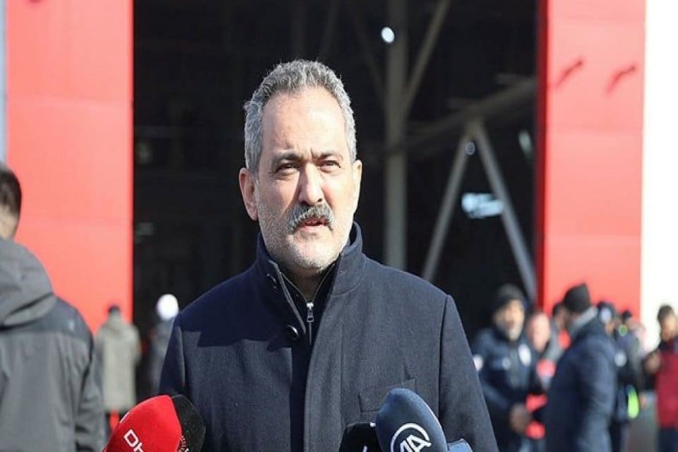 Bakan &Ouml;zer,&nbsp;"Depremin yaşandığı 10 ilde 3 milyon 784 bin 411