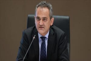 Milli Eğitim Bakanlığı Mahmut &Ouml;zer yaptığı a&ccedil;ıklamada, "2023 &ouml;ğretmen atamasında
