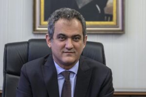 &Ouml;ğretmenlikte 'unvan sınavına' dair konuşan Milli Eğitim Bakanı &Ouml;zer, '&Ouml;ğretmenlerimiz