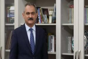 Milli Eğitim Bakanı Mahmut &Ouml;zer, 2022-2023 eğitim &ouml;ğretim yılı birinci