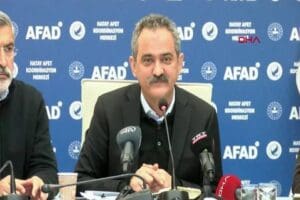 Milli Eğitim Bakanı Mahmut &Ouml;zer, Hatay&rsquo;da Genel Durum Sunum ve