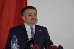 İzmir'de İklim Değişikliği ve Tarım &Ccedil;alıştayı'na katılan Tarım ve Orman