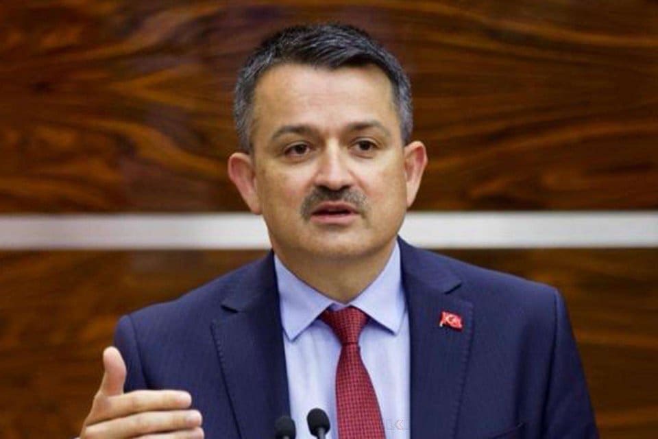 Tarım ve Orman Bakanı Bekir Pakdemirli, Kınık ve Bayındır'a organize
