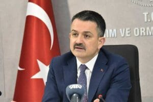 Tarım ve Orman Bakanı Bekir Pakdemirli, "3 u&ccedil;ak, 38 helikopter,