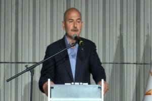 İ&ccedil;işleri Bakanı S&uuml;leyman Soylu, Ey&uuml;psultan'da AK Parti temsilcileriyle buluştu. Soylu