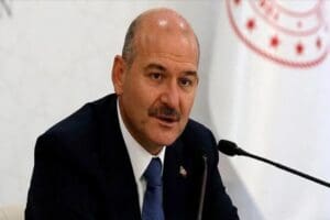 İ&ccedil;işleri Bakanı S&uuml;leyman Soylu, "Spor alanlarını siyaset meydanına &ccedil;evirmek isteyenler