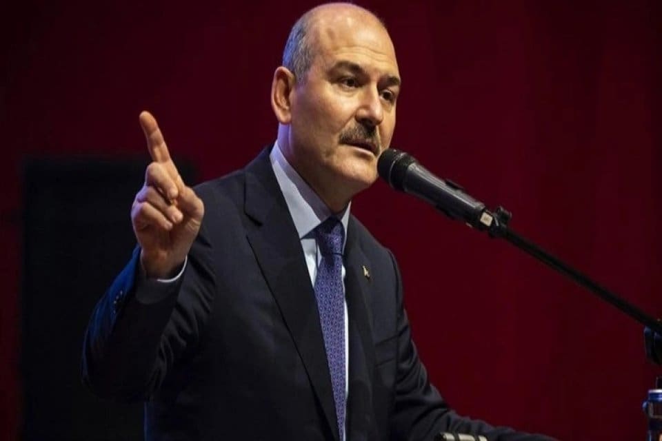 İ&ccedil;işleri Bakanı S&uuml;leyman Soylu, "B&uuml;t&uuml;n devlet bilgileriyle ve belgeleriyle beraber,