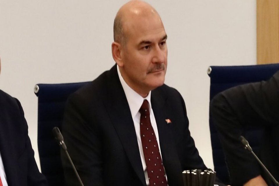 İçişleri Bakanı Soylu, "FETÖ'ye düzenlenen finansal operasyonlarda 704 gözaltı talimatı