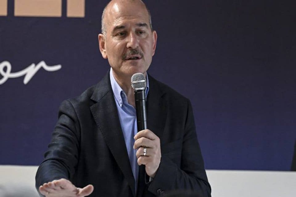 İ&ccedil;işleri Bakanı&nbsp;S&uuml;leyman Soylu, "Ter&ouml;r &ouml;rg&uuml;t&uuml;n&uuml; &uuml;lkemizin i&ccedil;inden s&ouml;k&uuml;p attık. Bir