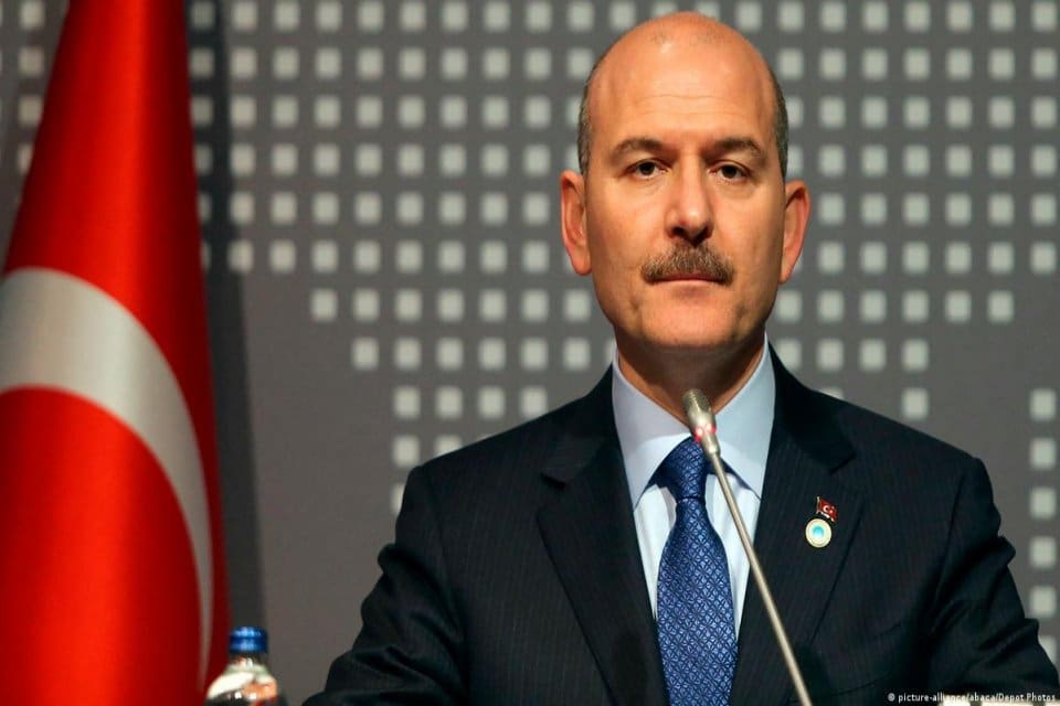 İ&ccedil;işleri Bakanı&nbsp;S&uuml;leyman Soylu, "T&uuml;rkiye Cumhuriyeti vatandaşı olan Suriyeli sayısı 200